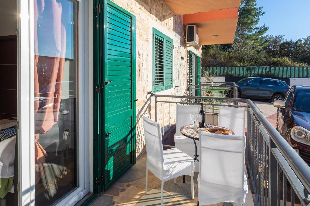 Villa Borzic 奥米什 外观 照片